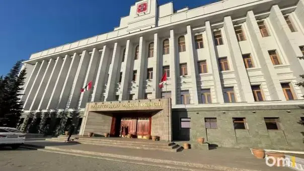 Губернатор подписал распоряжение о продлении полномочий министра на год, начиная с 4 сентября 2026 года.