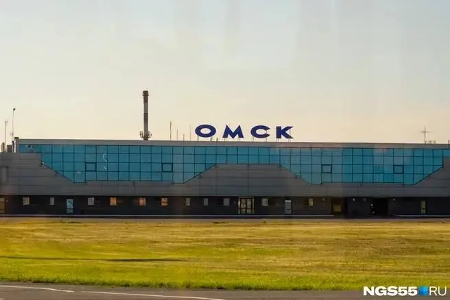 В августе 2026 года на посту мониторинга качества воздуха в Авиагородке зафиксированы превышения сероводорода. Источником называют Омский аэропорт, вклад которого составляет примерно 14,2% загрязнения; предприятию вынесли предупреждение.