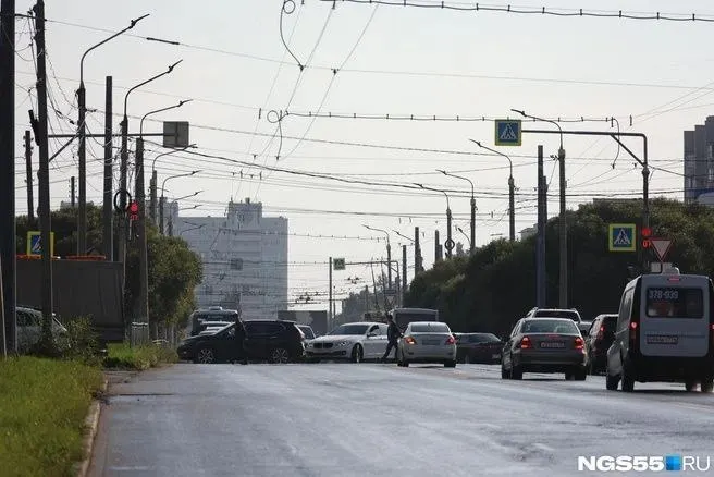 В Омской области за сутки задержали 14 водителей в состоянии опьянения; за вождение в нетрезвом виде предусмотрены штрафы и лишение прав, а за сутки произошло 35 аварий, есть пострадавшие.