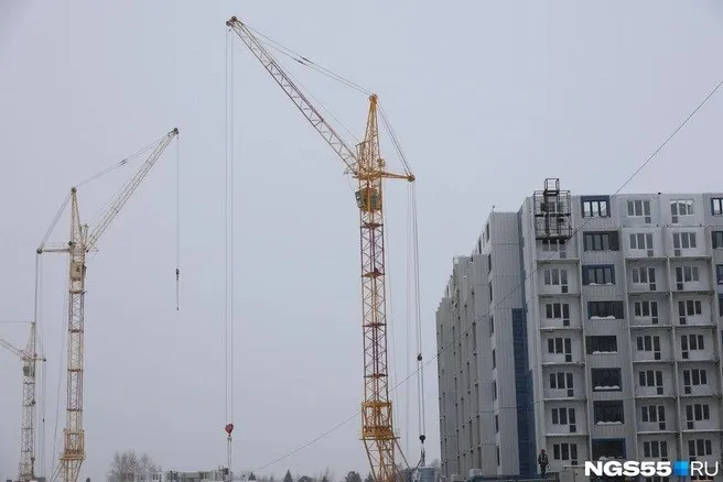 Новое омское ООО с уставным капиталом 500 тыс. руб.; учредитель — Эдуард Дейнега; компания является дочерним подразделением краснодарского СЗ «Хорошее Дело»; за 2025 год выручка 2,4 млн руб, расходы 23,1 млн руб, чистый убыток 21 млн руб; реализовала проекты ЖК «Возрождение» и «Весна» в Краснодаре.