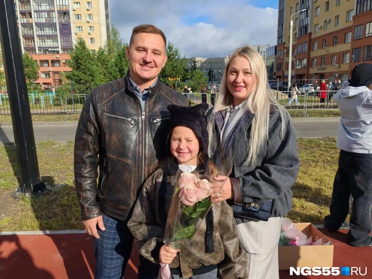 Родители обсуждают процесс записи в новую школу рядом с жильём и ключевые шаги для поступления.