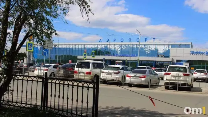Утренние изменения в расписании затронули Омский аэропорт: отменён рейс в Санкт-Петербург, часть утренних рейсов в Москву уже вылетели.