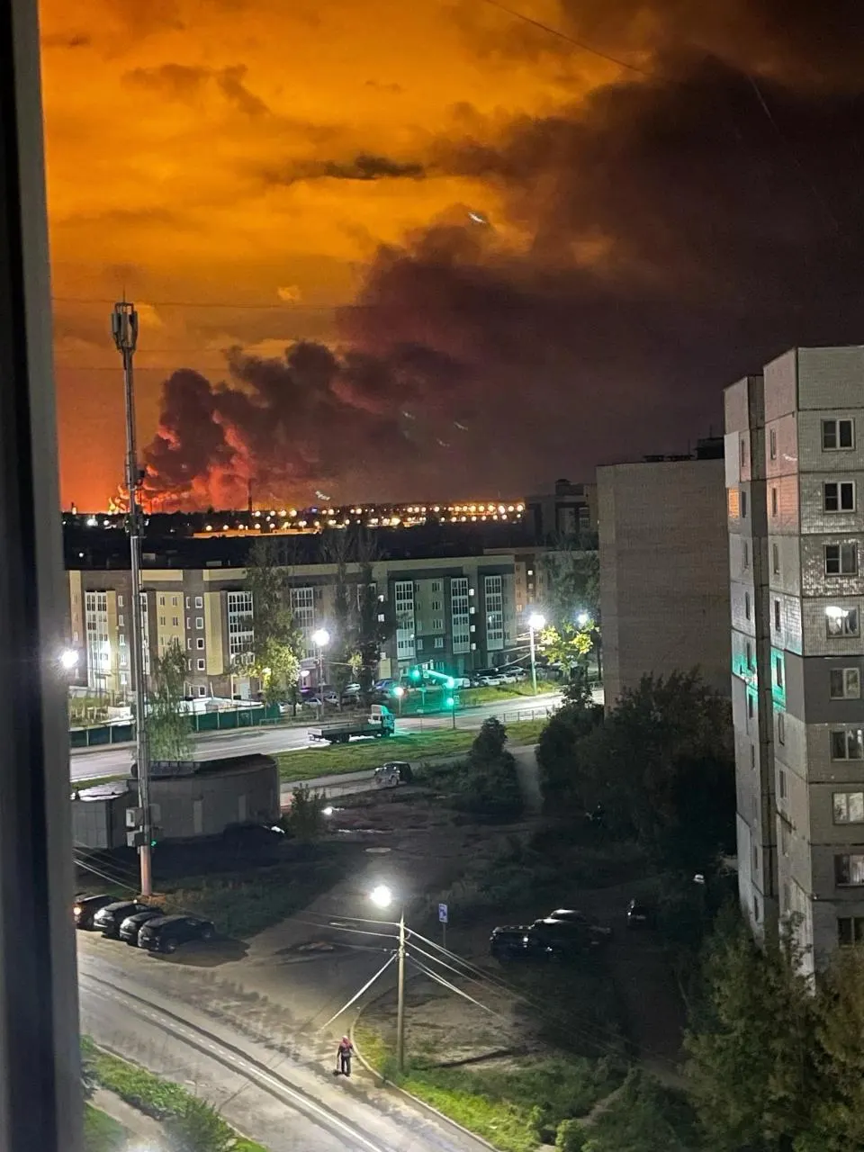 Дроны атаковали Ярославскую и Ростовскую области; повреждён нефтеперерабатывающий завод и энергосистема, в городе Ростове введены ограничения в электроснабжении; жертв нет.
