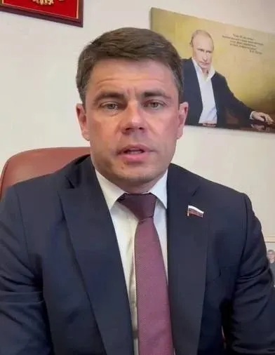МАХ — ключевой шаг к суверенному интернету России; руководитель комитета Госдумы по информполитике отметил влияние такого подхода на цифровую независимость страны.