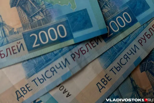 После обращения матери несовершеннолетнего к прокуратуре было доказано родство, и суд обязал выплатить средства; ведомство будет контролировать выплату сыну погибшего участника СВО.
