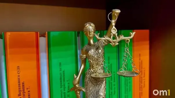 39-летняя женщина из Называевска Омской области получила 10 лет колонии за убийство сожителя во время ссоры; приговор ещё не вступил в силу.