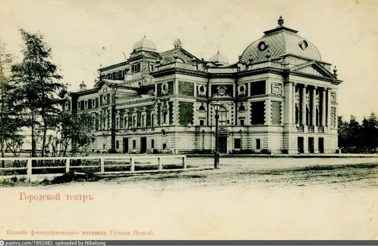 Омск в год культурной столицы вспоминает историю городского театра драмы: 121-летие открытия здания и начало театральной эпохи города, связанной с проектом Иллиодора Хворинова.