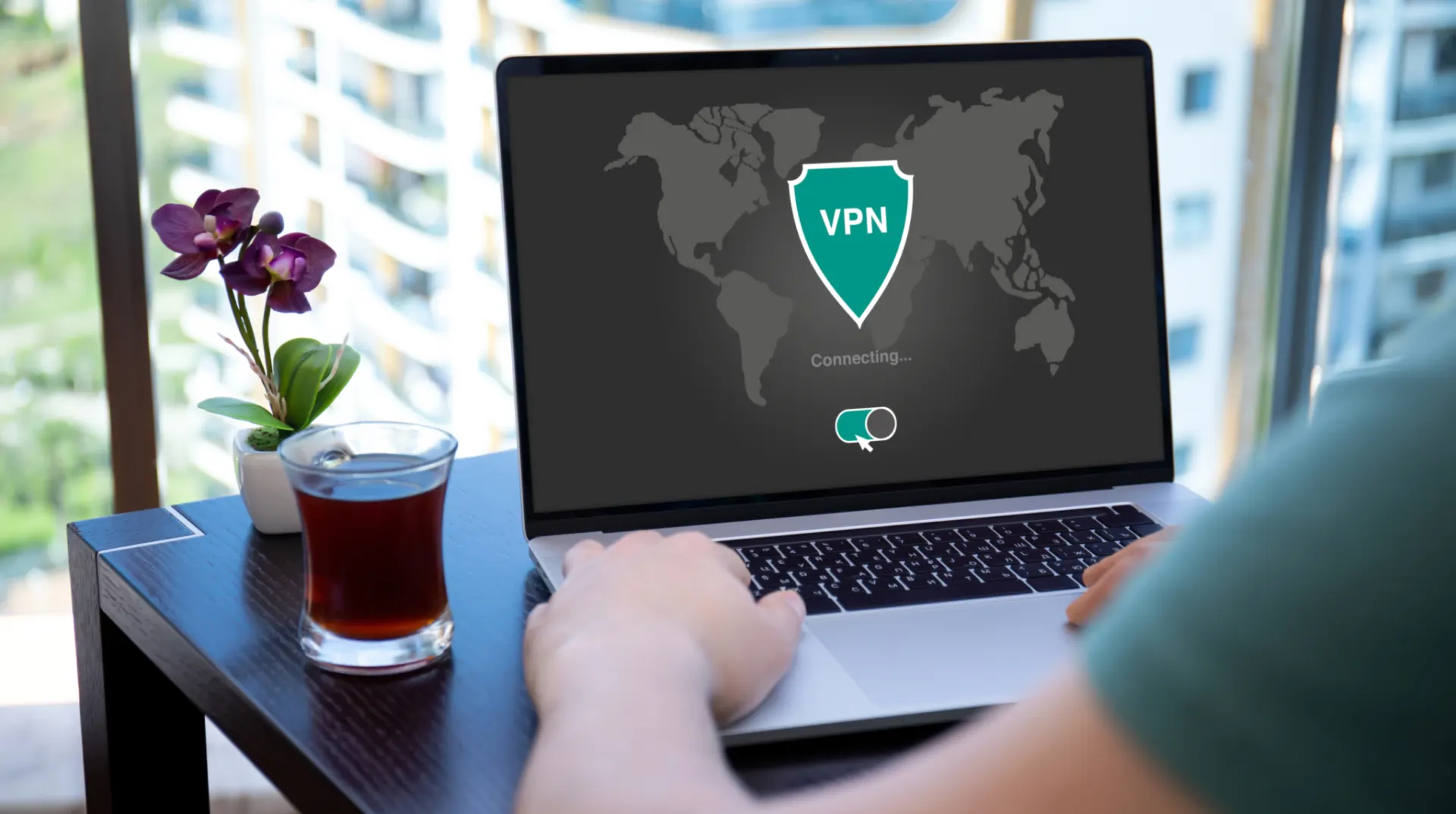 За последнюю неделю не менее десяти VPN‑сервисов сообщили об новых ограничениях: блокировки усиливаются, некоторые вынуждены менять серверы, а Роскомнадзор блокирует зарубежные локации.