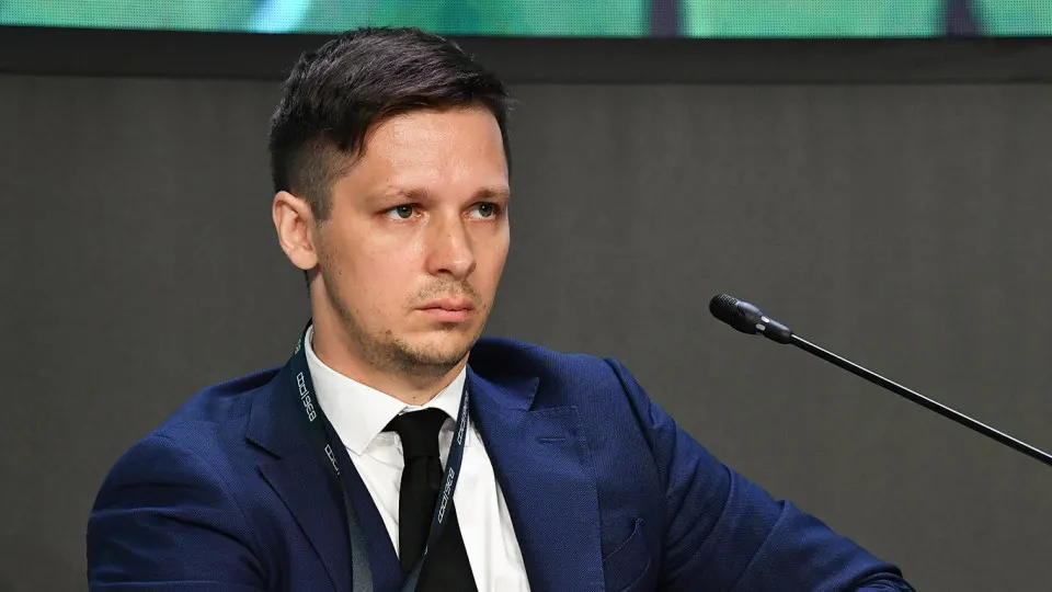 Экономисты предупреждают о рисках перегрева госфинансов и подчеркивают необходимость стабильной налоговой политики на фоне роста расходов.