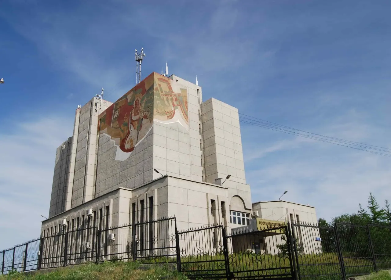 Раскрываются новые правила закрытия архивных материалов и ограничения доступа к делам репрессированных, а также истории попыток исследователей вернуть доступ.