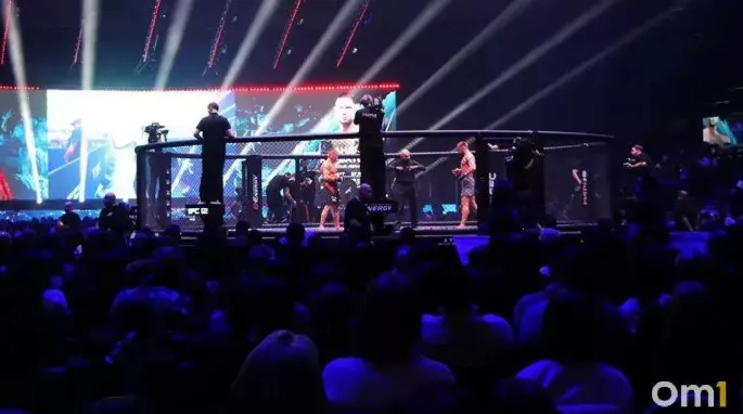 Омский боец одержал победу над грузином на турнире UFC 333 в Абу-Даби и сохранил титул в легчайшем весе. Бой продлился все пять раундов, Ян переломил ход поединка в концовке и победил судейским решением 48:47.