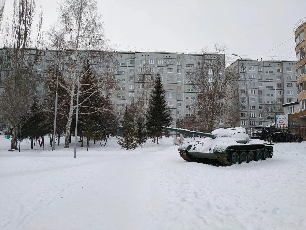 Суд обязал городскую администрацию выплатить семье 750 тысяч рублей после травмы 10-летнего мальчика, полученной во дворе от движения военной техники.