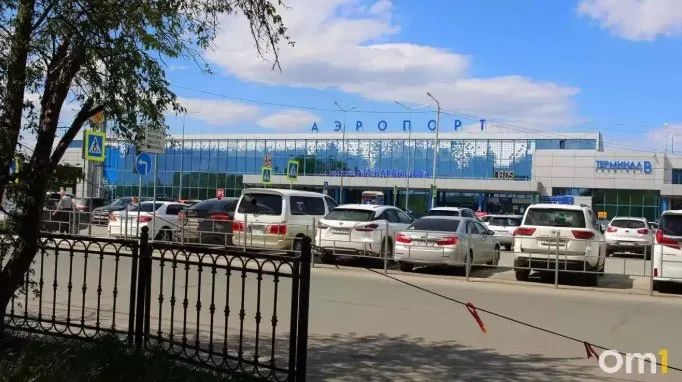 Утром 12 октября в омском аэропорту изменилось расписание двух рейсов: Москва и Минеральные Воды; пассажирам рекомендуется проверять данные на онлайн-табло.