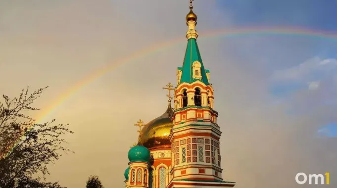 Во время вечерних богослужений молились о защите города и безопасности его жителей; пострадавшие — три человека — находятся в удовлетворительном состоянии.