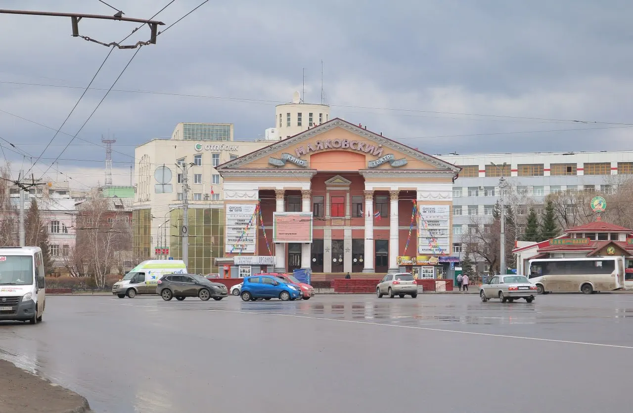 Названия трёх остановок у КДЦ могут стать Соборной площадью в честь юбилея восстановления Успенского собора.