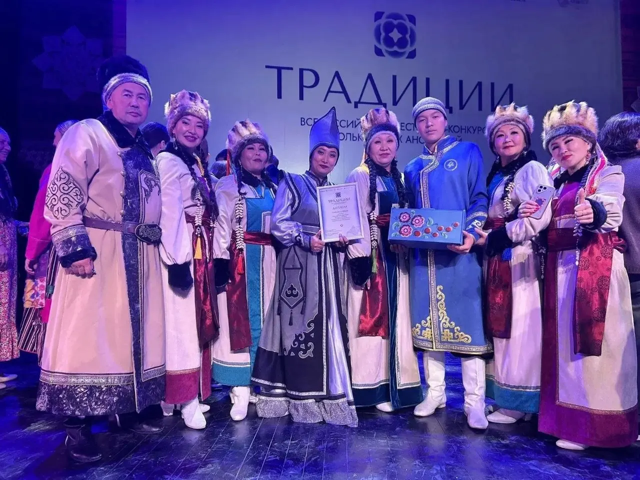 Народный фольклорный ансамбль Центра культуры Улаганского района получил звание лауреата II степени на XXX Всероссийском фестивале-конкурсе фольклорных ансамблей «Традиции» в Омске.