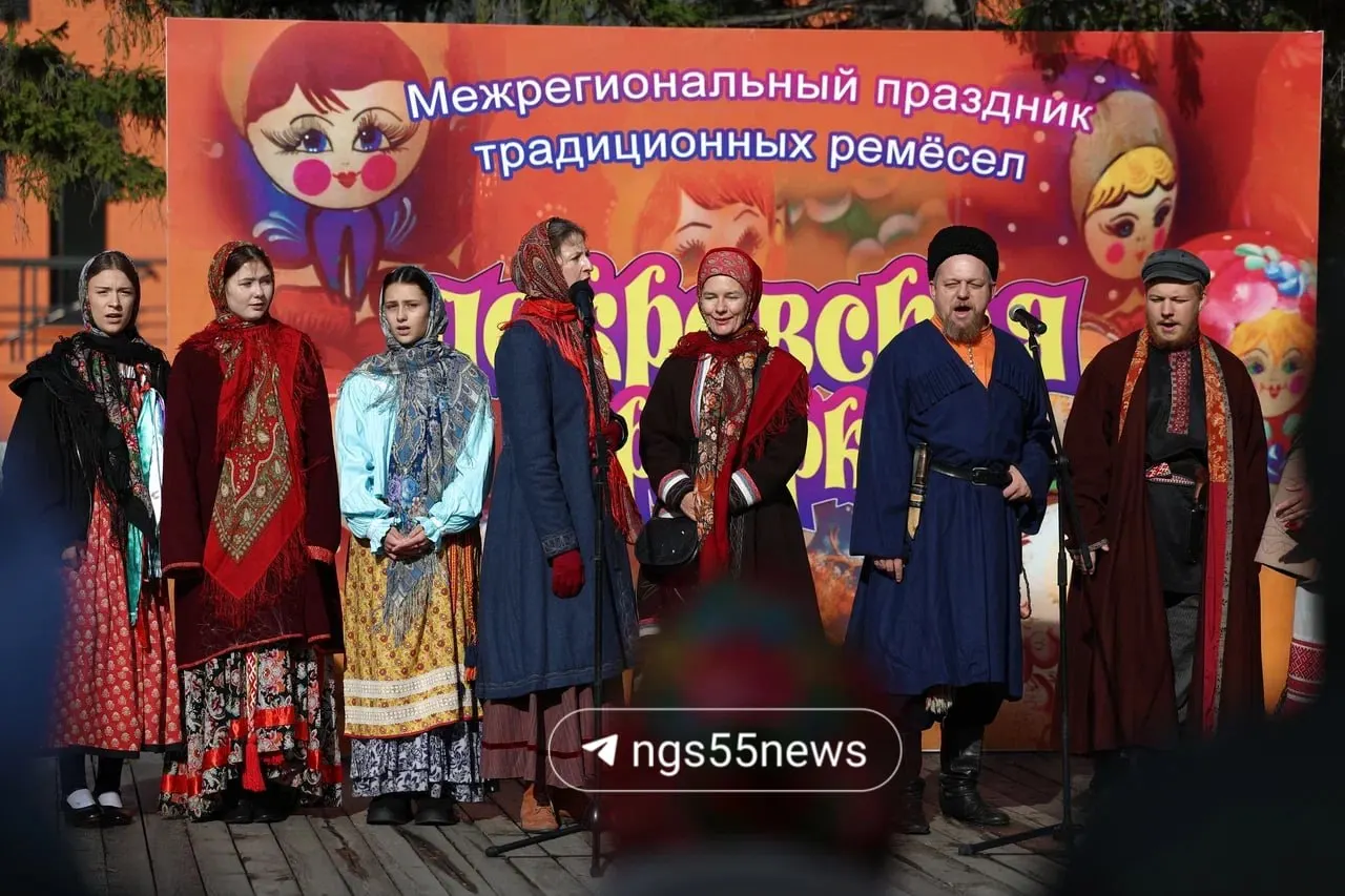 Праздник традиционных ремесел в Омске собирает мастеров и артистов на бульваре Мартынова — подробности и кадры в фоторепортаже.