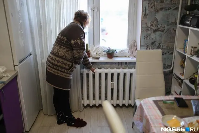 Жители Омской области сообщают о холоде в квартирах: температура около 16 °C, управляющие компании не реагируют. Госжилинспекция разъясняет, как подать жалобу и какие сроки её рассмотрения.