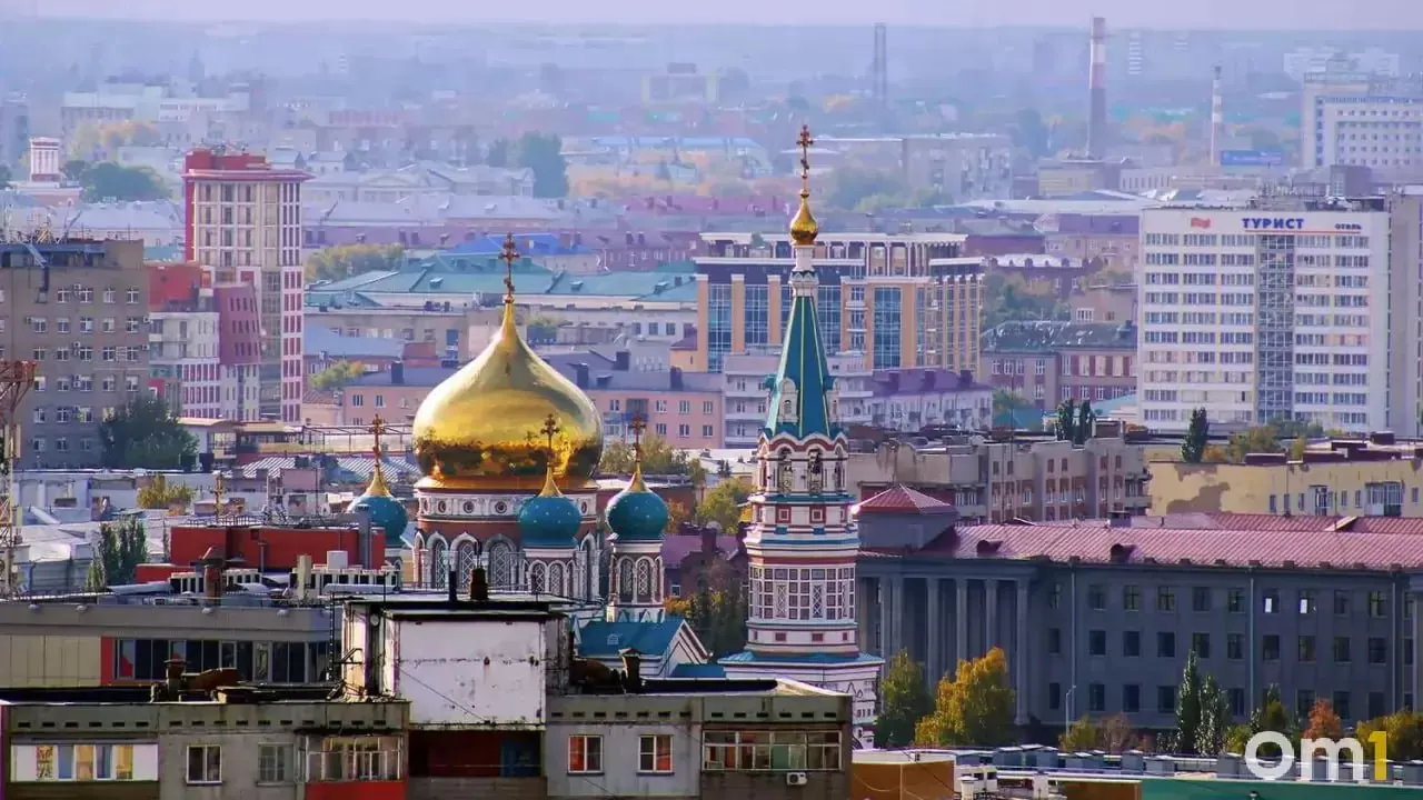 По данным исследования МТС, Омск оказался одним из самых тихих мегаполисов: лишь 38% омичей считают уровень шума в городе высоким. Для сравнения: Новосибирск — 73%, Москва — 71%, Екатеринбург — 69%.