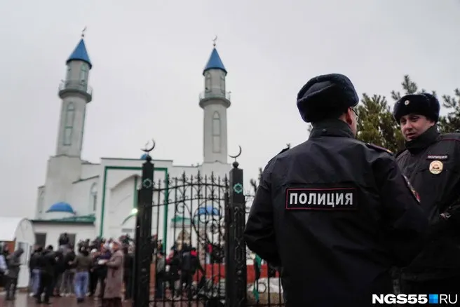 За первые девять месяцев 2026 года в Омской области выдворено 202 иностранных граждан по разным основаниям. Подробности — ниже.